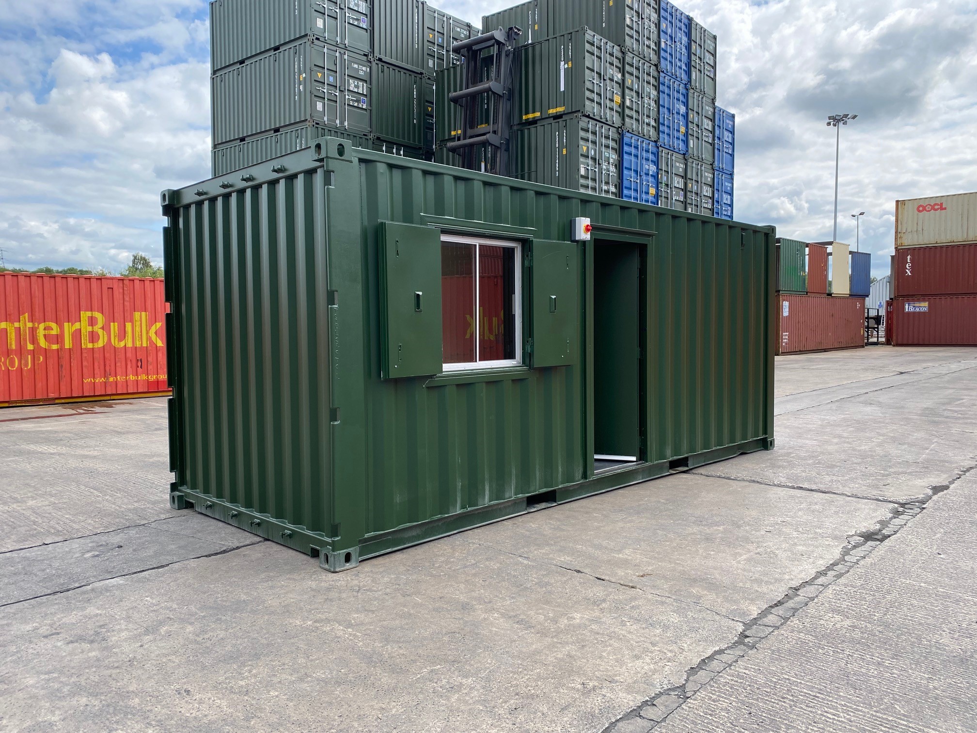 What Is A One-Trip Shipping Container?
