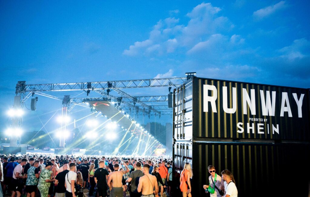 Benefits Of Using Pop Up Shipping Containers At Events